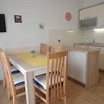 - Paklenica Riviera 36550 Seline